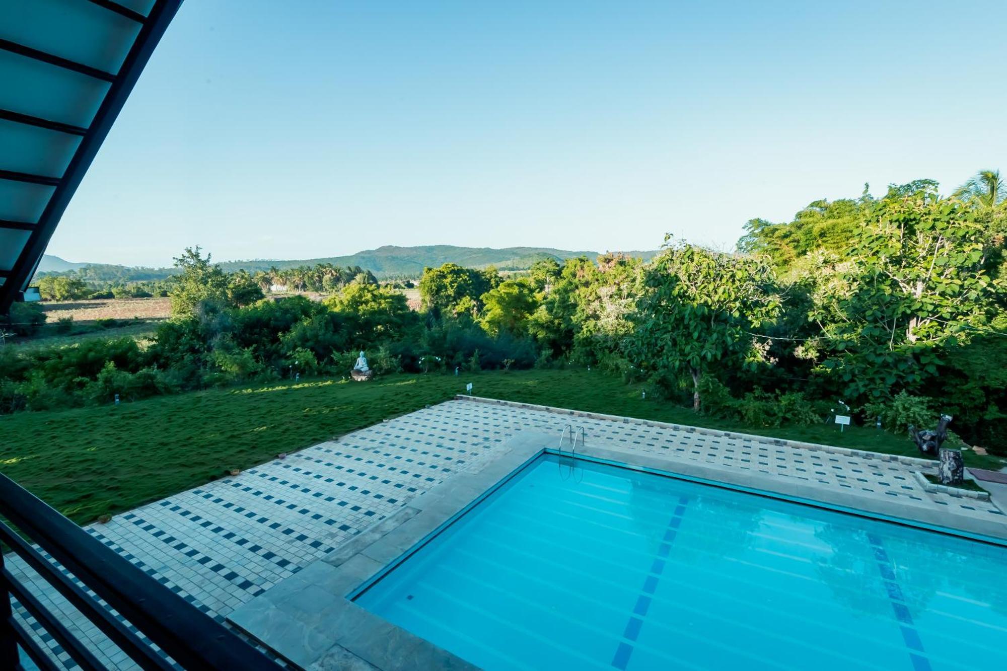 Commune18 Spa Resorts Chikmagalur Exterior photo