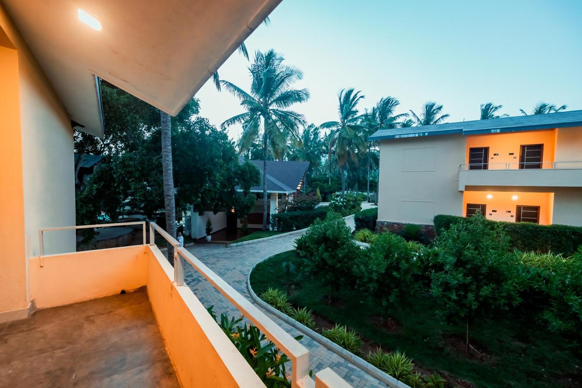 Commune18 Spa Resorts Chikmagalur Exterior photo