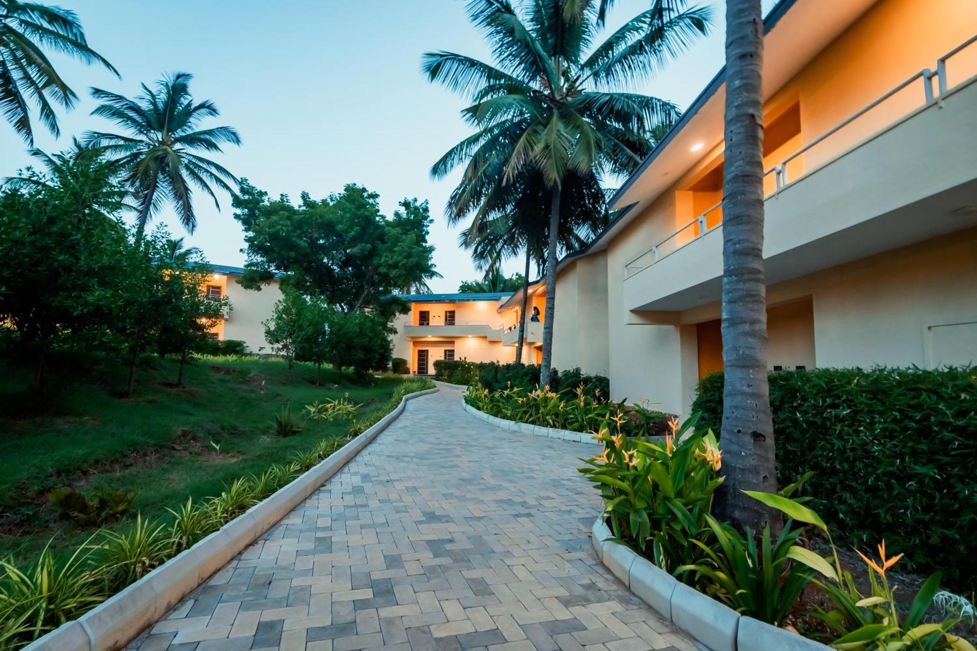 Commune18 Spa Resorts Chikmagalur Exterior photo