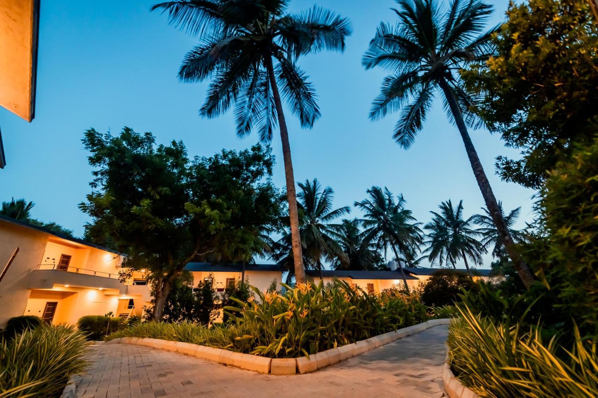 Commune18 Spa Resorts Chikmagalur Exterior photo