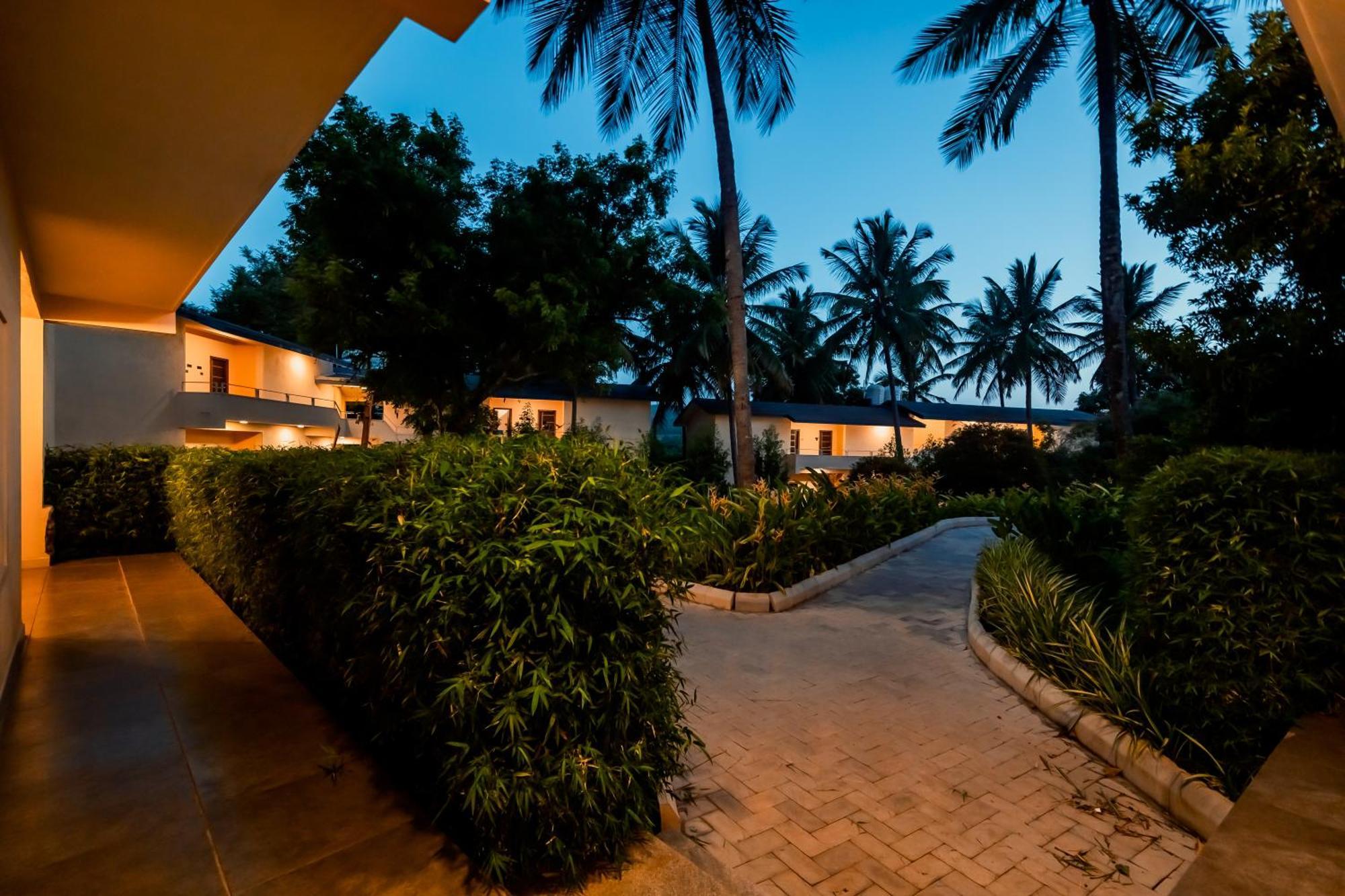 Commune18 Spa Resorts Chikmagalur Exterior photo